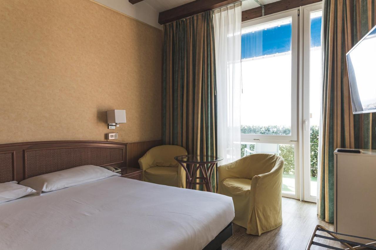 Hotel Santa Maria Chiavari Εξωτερικό φωτογραφία
