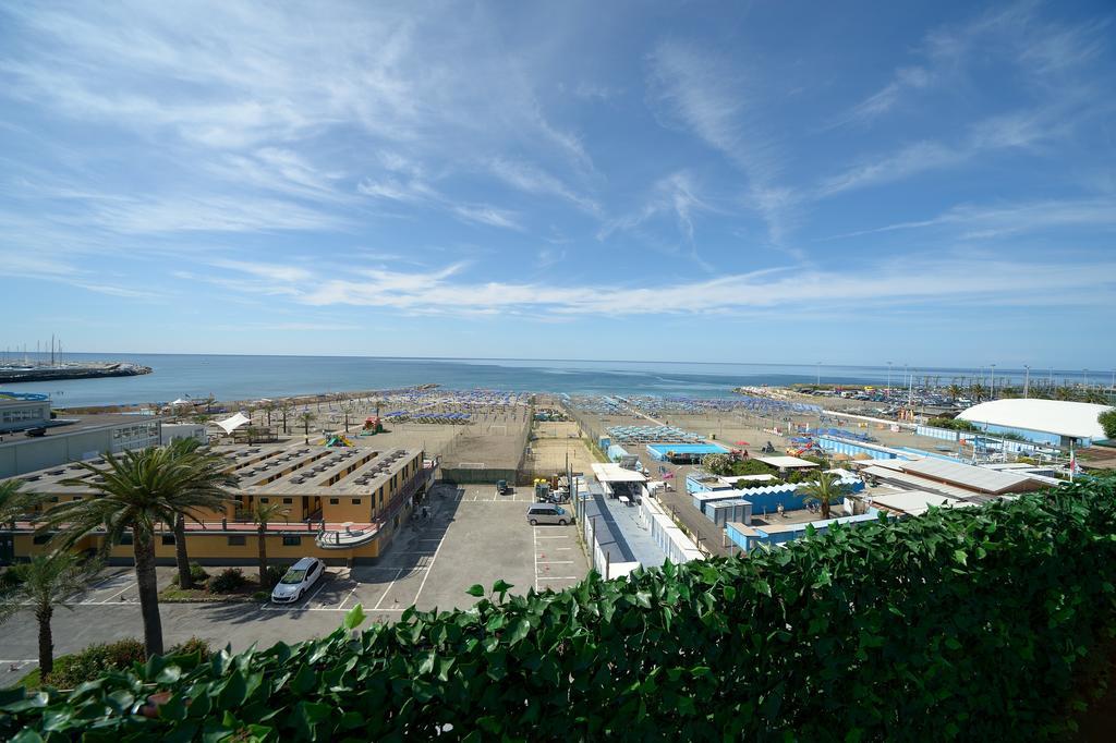 Hotel Santa Maria Chiavari Εξωτερικό φωτογραφία